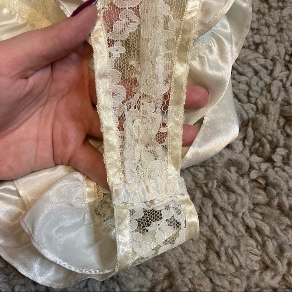 VINTAGE Gold Label VS White Lace Teddy Bodysuit - Picture 9 of 13